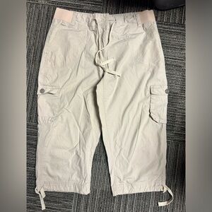 Ladies counterpart size 12 beige capri  pants with elastic in the waist